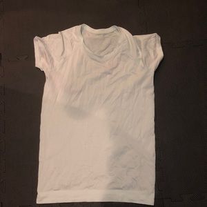 Lululemon swiftly tech short sleeve!!